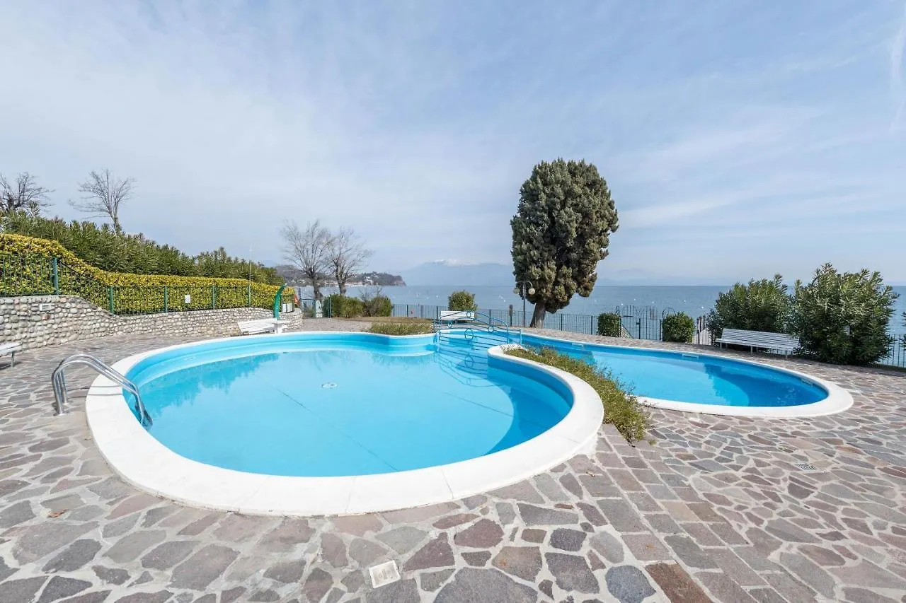 Ferienwohnung Front Lake Amazing View Manerba del Garda