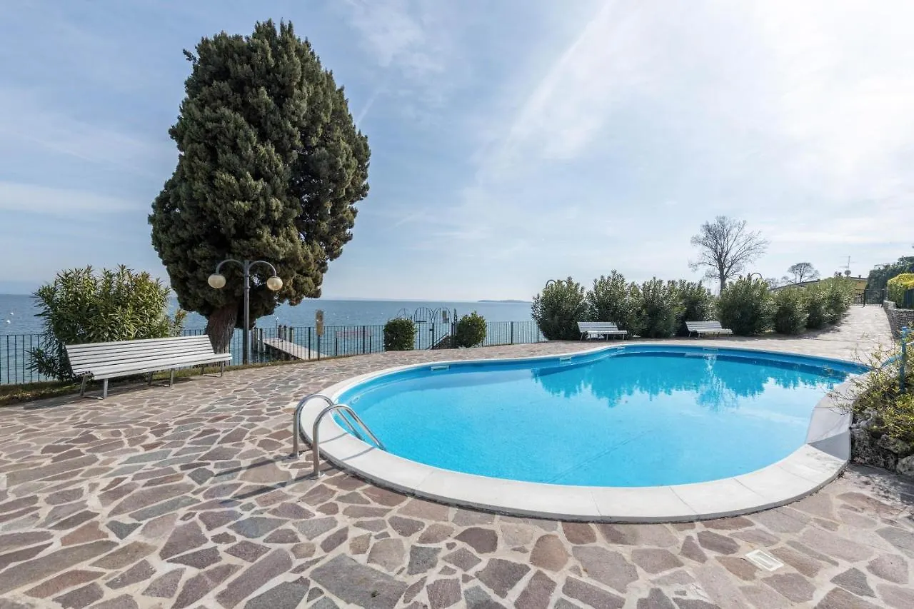 Ferienwohnung Front Lake Amazing View Manerba del Garda Apartment