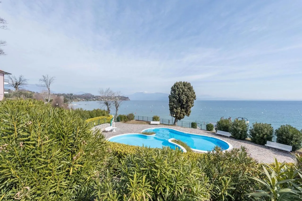 Apartment Front Lake Amazing View Manerba del Garda Italy