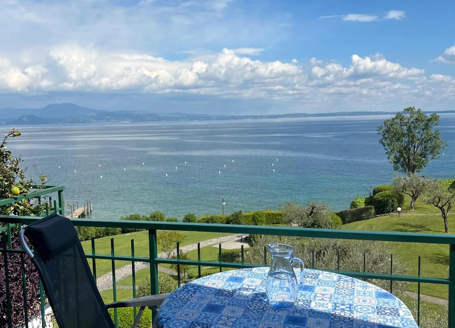Apartment Front Lake Amazing View Manerba del Garda