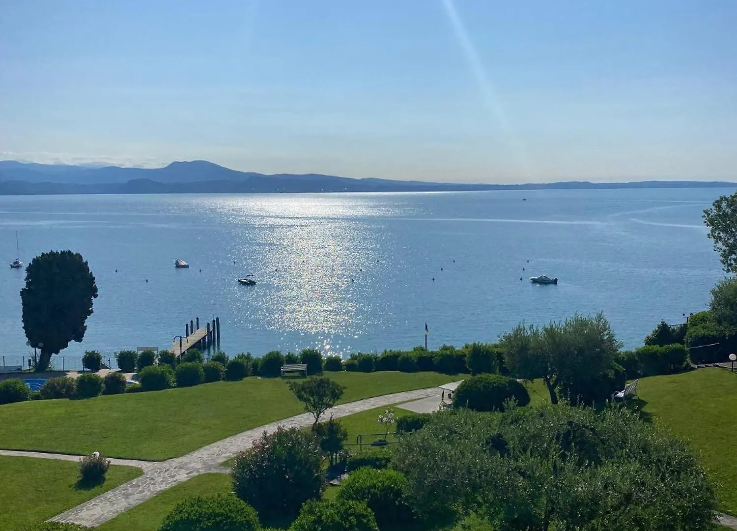 Front Lake Amazing View Manerba del Garda Apartment