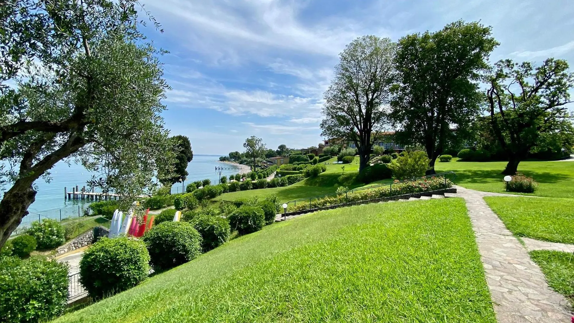 Front Lake Amazing View Manerba del Garda 0*,  Italy