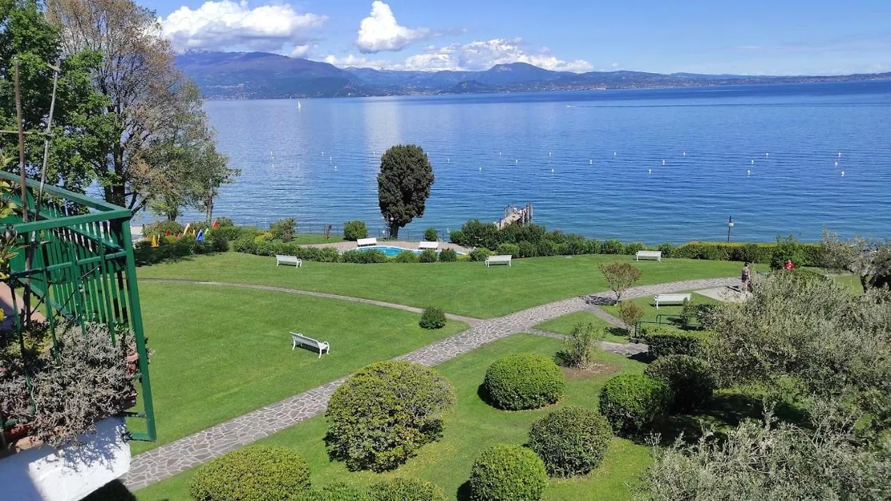 Apartment Front Lake Amazing View Manerba del Garda