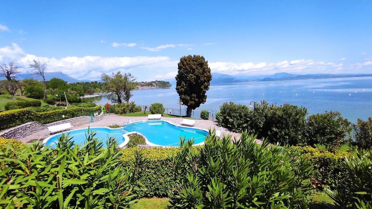 Front Lake Amazing View Manerba del Garda Apartment